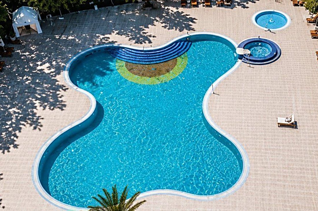Piscina exterioară văzută de sus